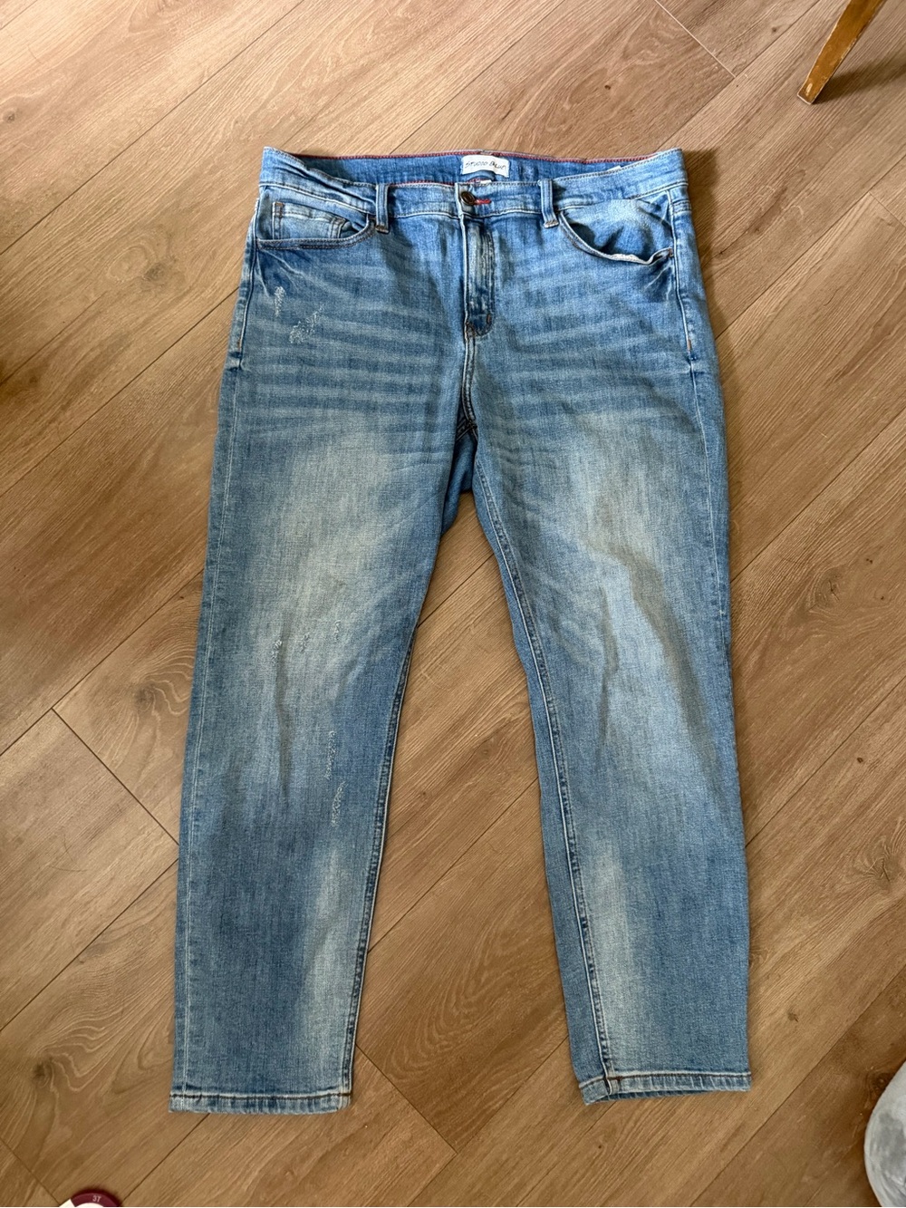 Studio Blue Distressed Straight Leg Jeans Size 31 Light Wash Stretch Denim